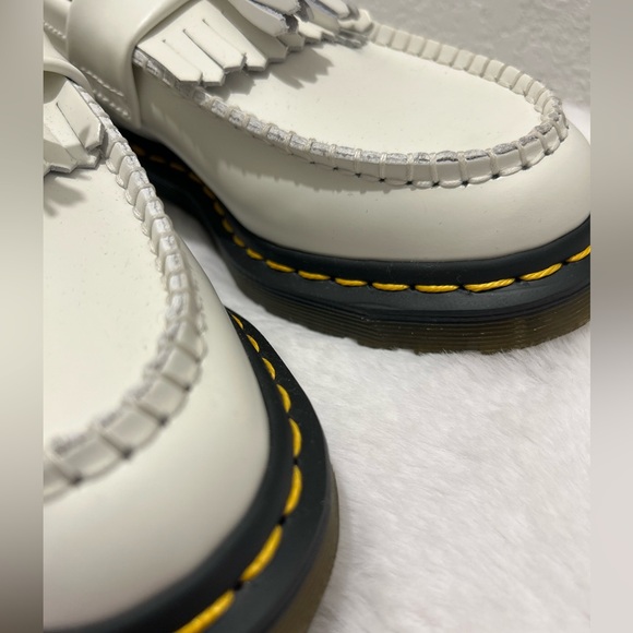 HP🎉NWT Dr Marten Adrian Tassle White Loafers - Picture 2 of 14